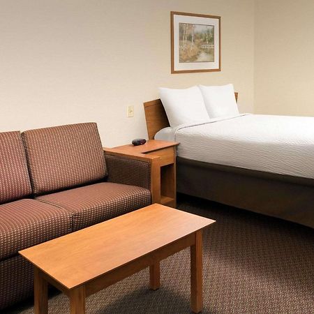 Woodspring Suites Midland Eksteriør bilde