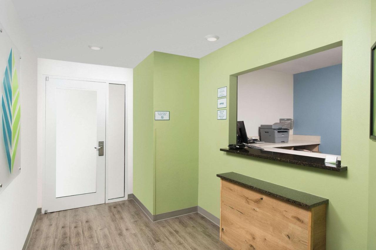 Woodspring Suites Midland Eksteriør bilde