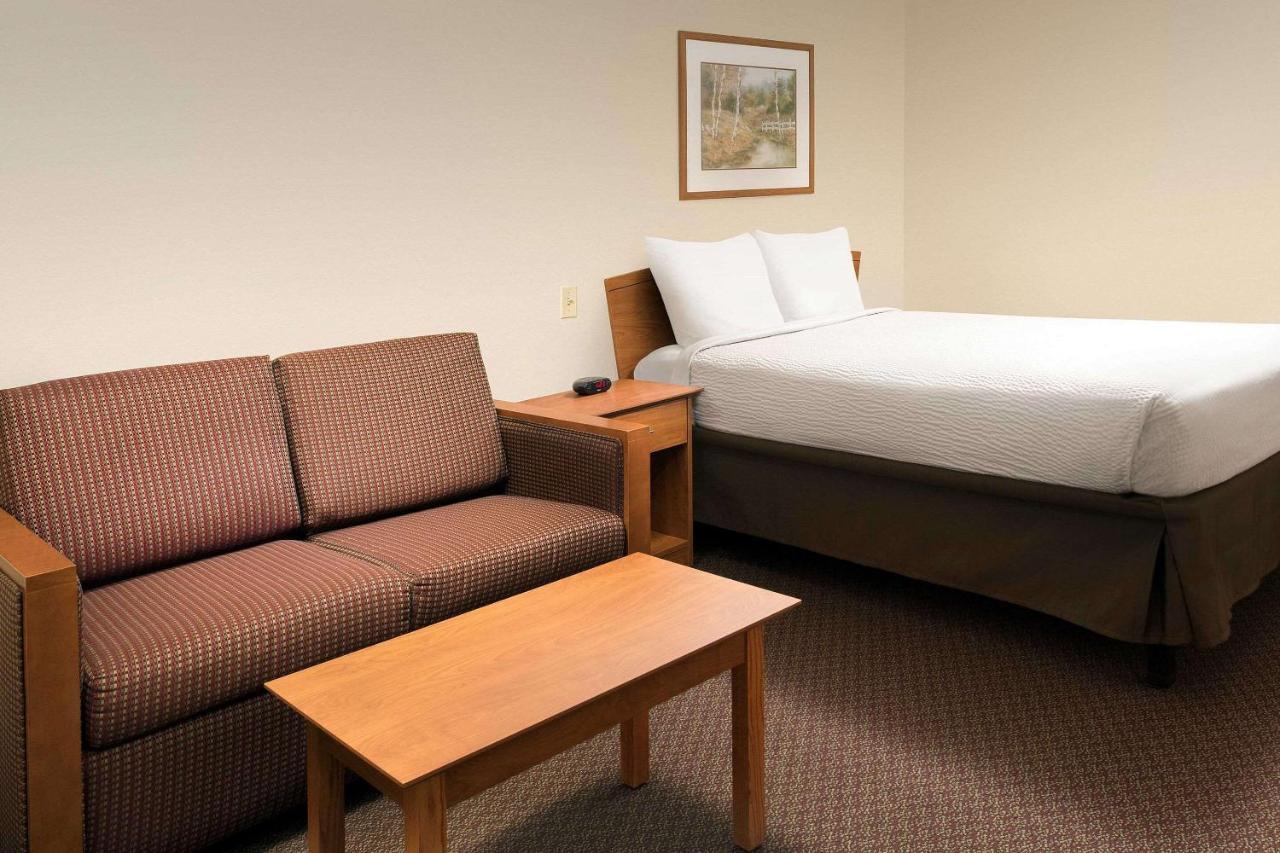 Woodspring Suites Midland Eksteriør bilde