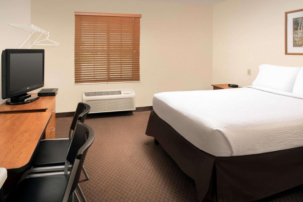 Woodspring Suites Midland Eksteriør bilde
