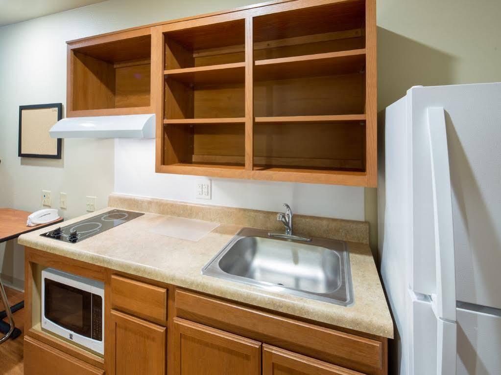 Woodspring Suites Midland Eksteriør bilde