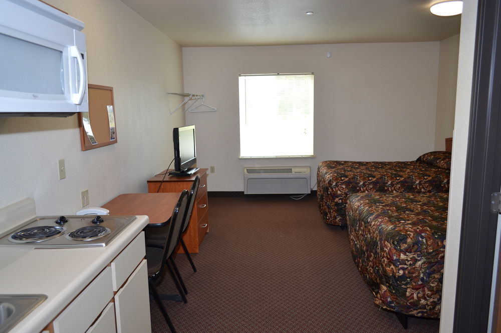 Woodspring Suites Midland Eksteriør bilde