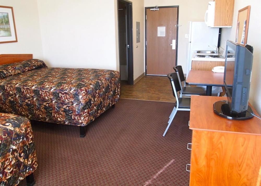 Woodspring Suites Midland Eksteriør bilde