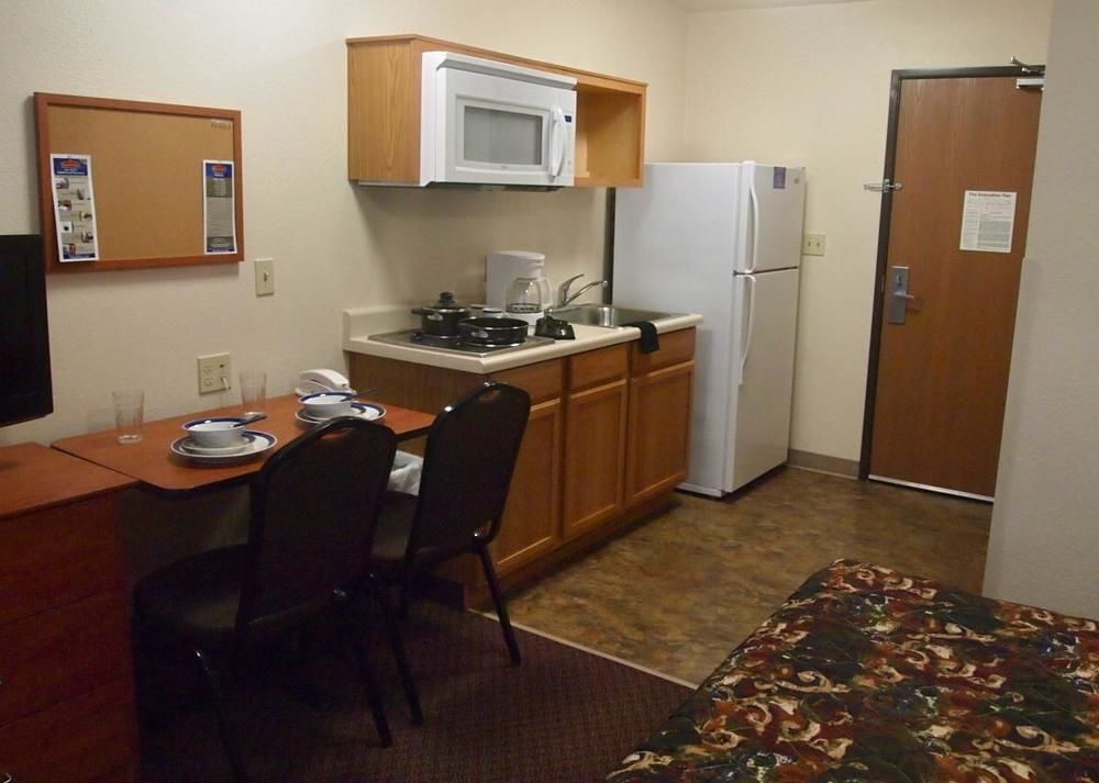 Woodspring Suites Midland Eksteriør bilde