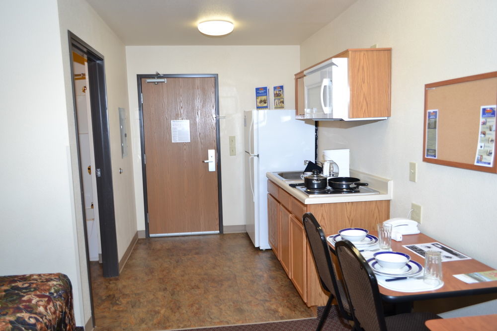 Woodspring Suites Midland Eksteriør bilde