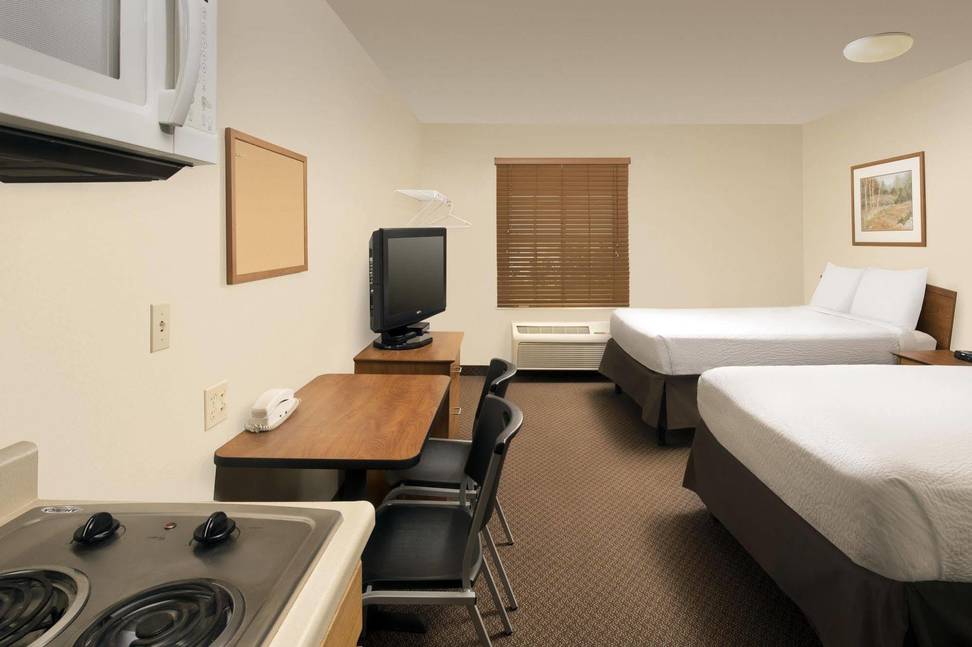 Woodspring Suites Midland Eksteriør bilde