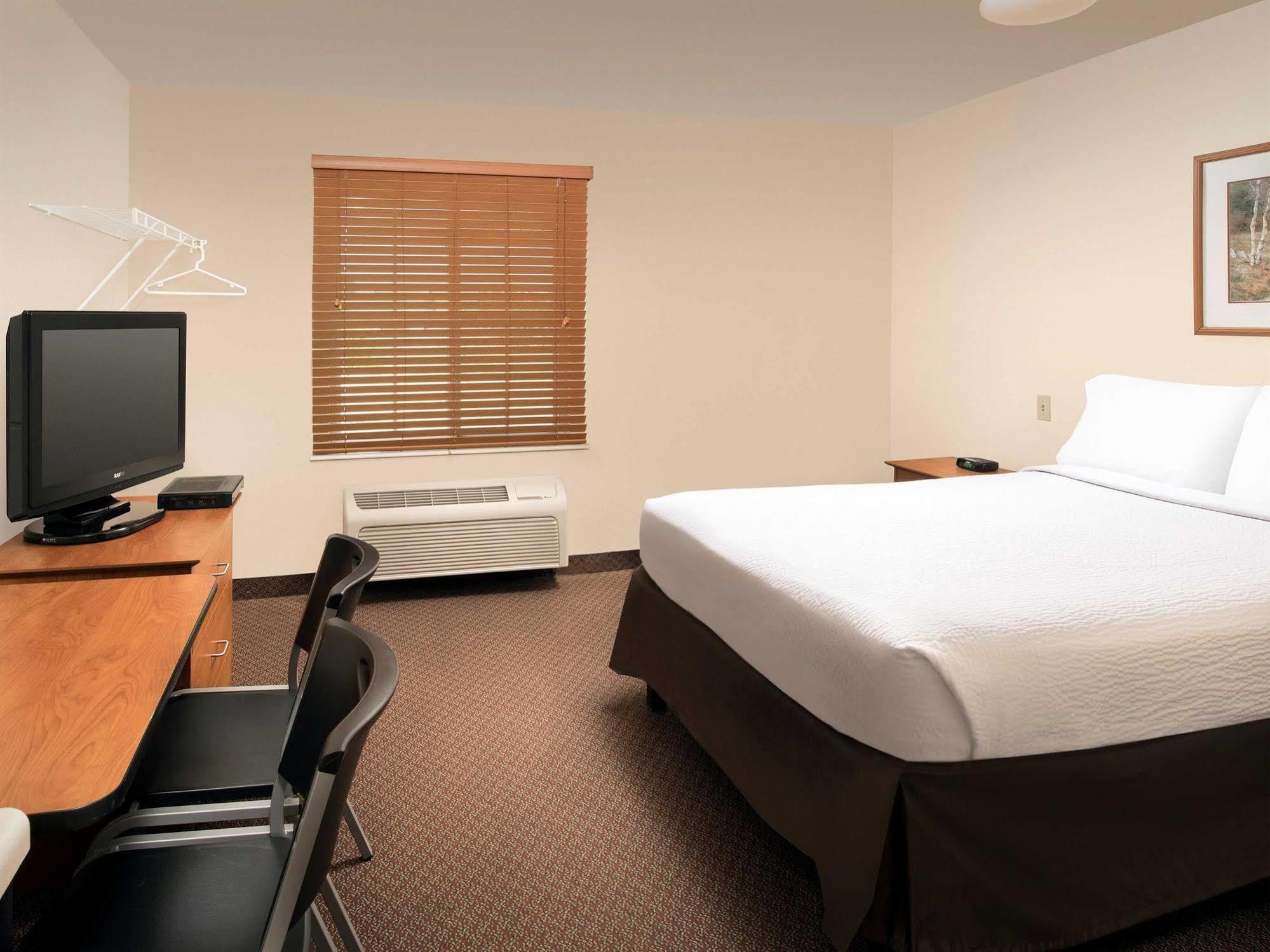 Woodspring Suites Midland Eksteriør bilde